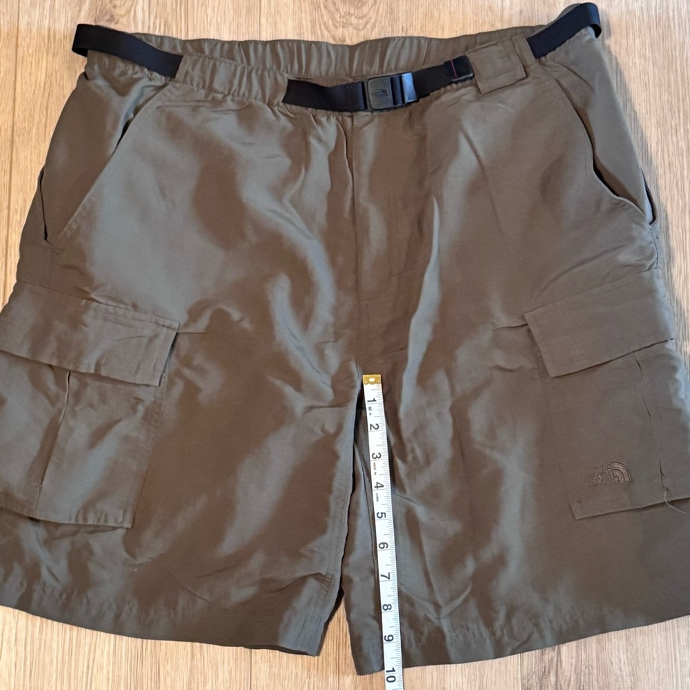 North Face Mens Olive Cargo Shorts XL